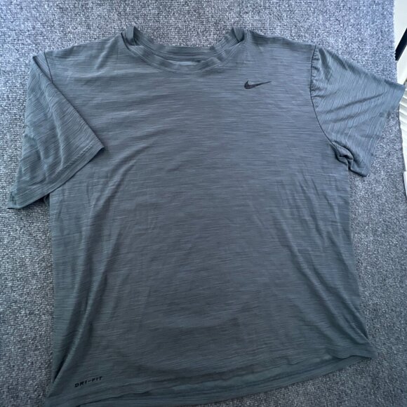 Nike Dri-Fit T Shirt Gray XL Men’s Adult Short Sleeve Polyester w Swoosh Logo - Picture 6 of 8